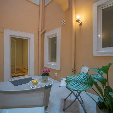 Appartamento Elegant And Cozy Lisbona